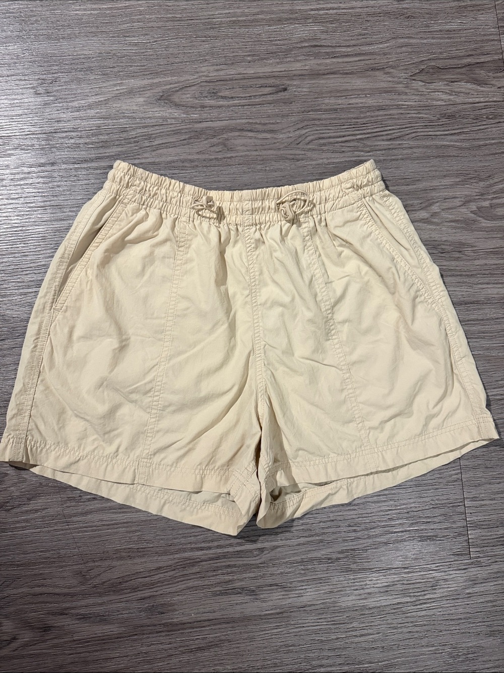 Uniqlo Women's Athletic Drawstring Shorts - Light Beige Sz S